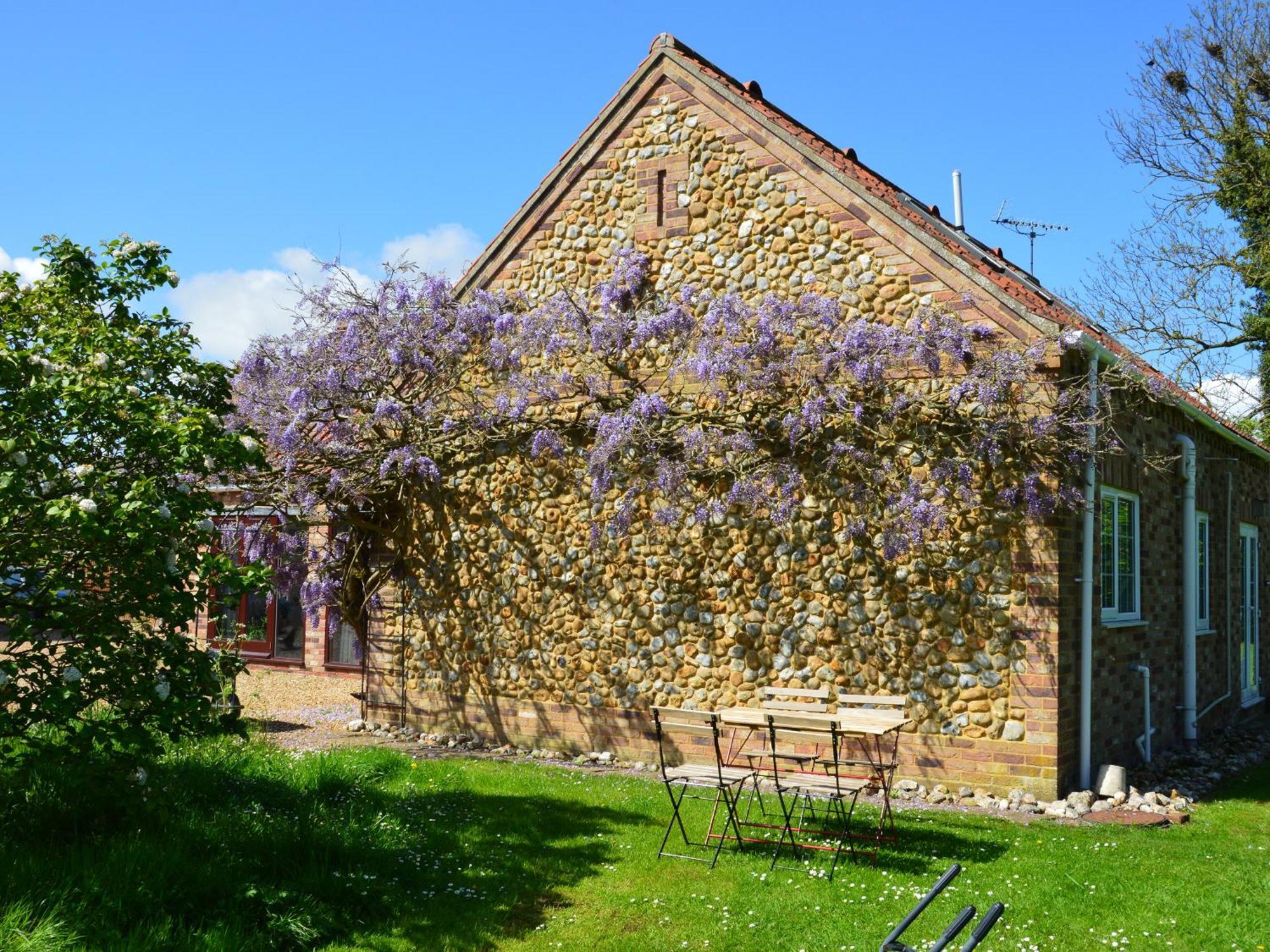 Wisteria Cottage Gayton  Exterior photo
